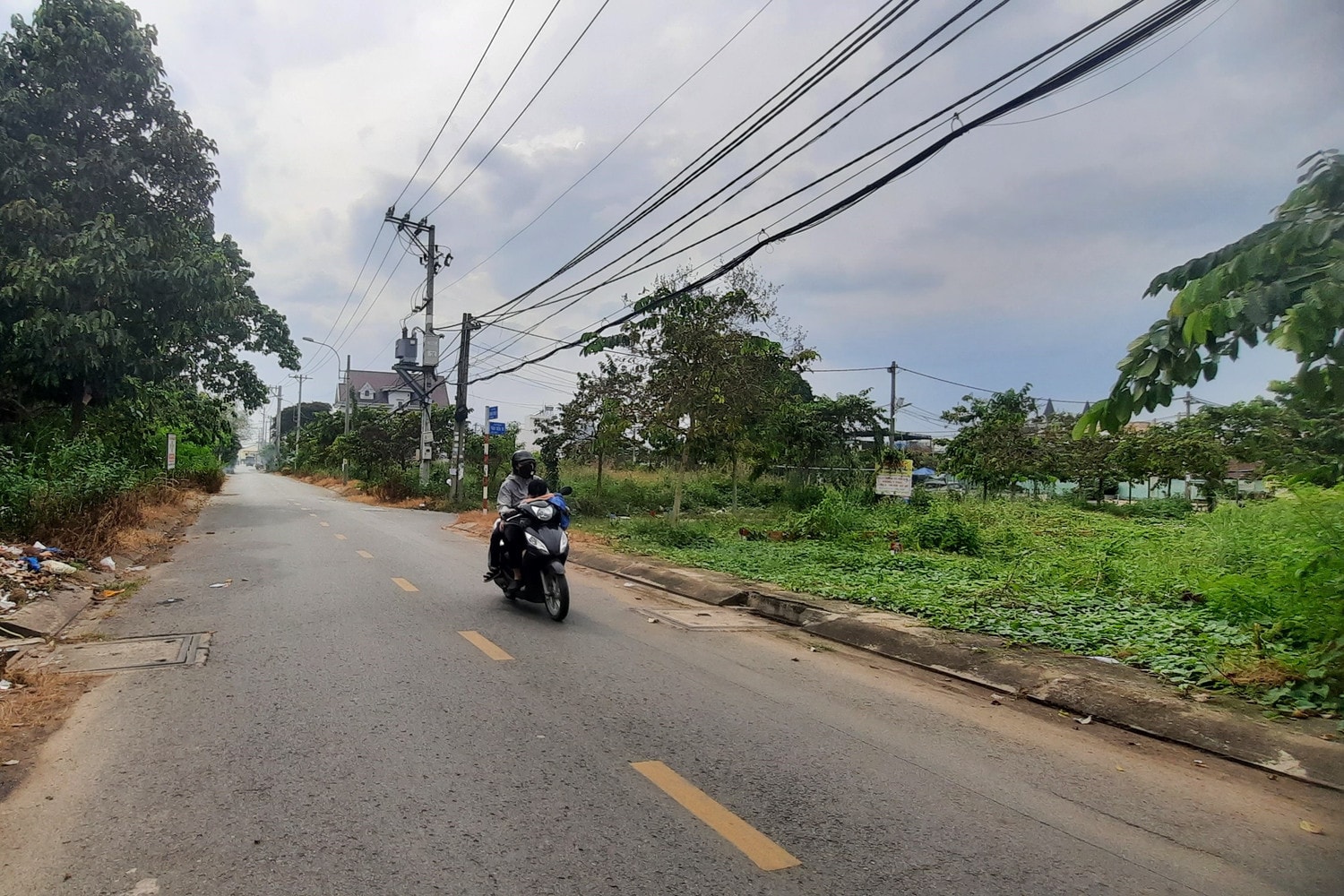 TP. Hồ Chí Minh: Nhiều người mua đất tại huyện Hóc Môn nhưng sổ đỏ được cấp cho người khác -0