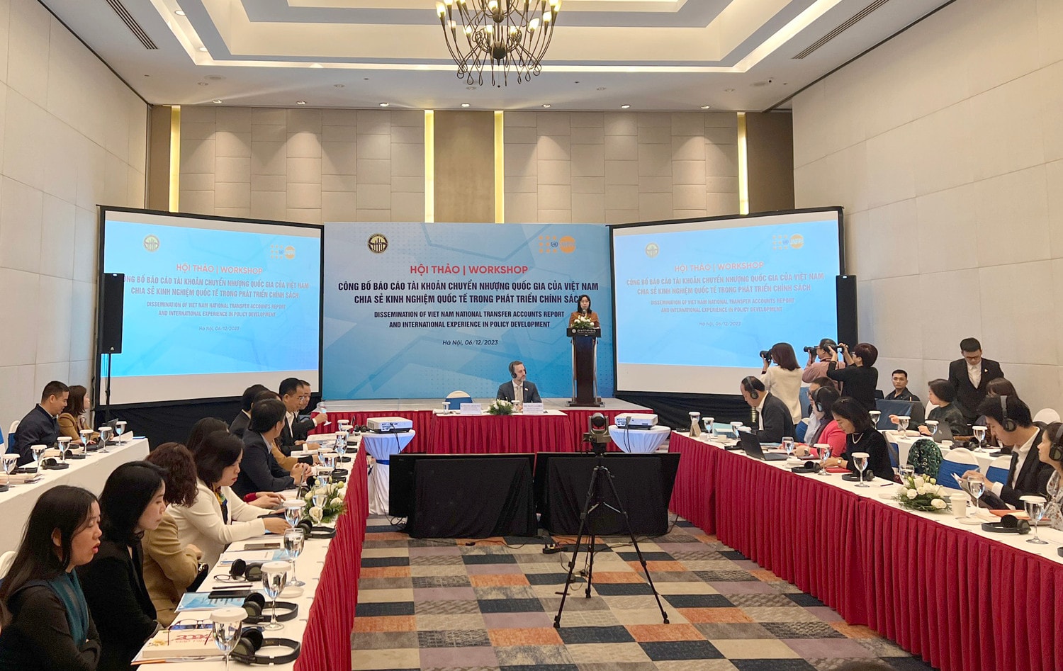 90% tổng giá trị thặng dư toàn xã hội do lao động 25 - 49 tuổi tạo ra -0
