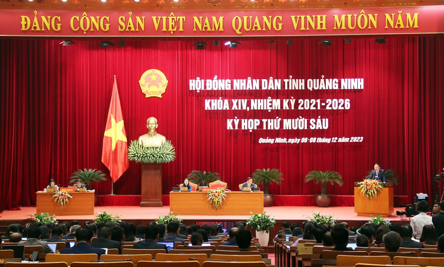 Khai mạc Kỳ họp thứ 16, HĐND tỉnh Quảng Ninh Khóa XIV ảnh 5 Quyết nghị cho sự ổn định, đổi mới, phát triển trong cả giai đoạn