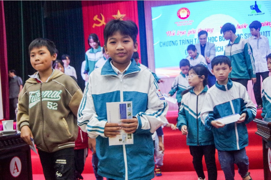 Tân Hiệp Phát nỗ lực giúp học sinh nghèo vượt khó -0