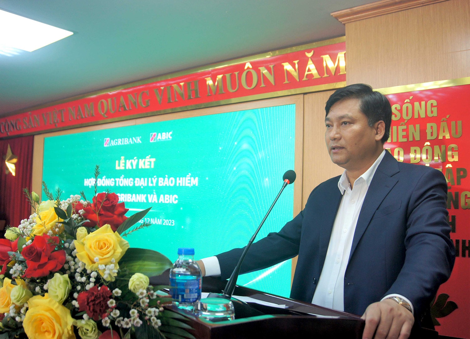 Tổng giám đốc Agribank Phạm Toàn Vượng phát biểu tại lễ ký Bảo hiểm Agribank tổ chức Lễ ký hợp đồng tổng đại lý bảo hiểm -0