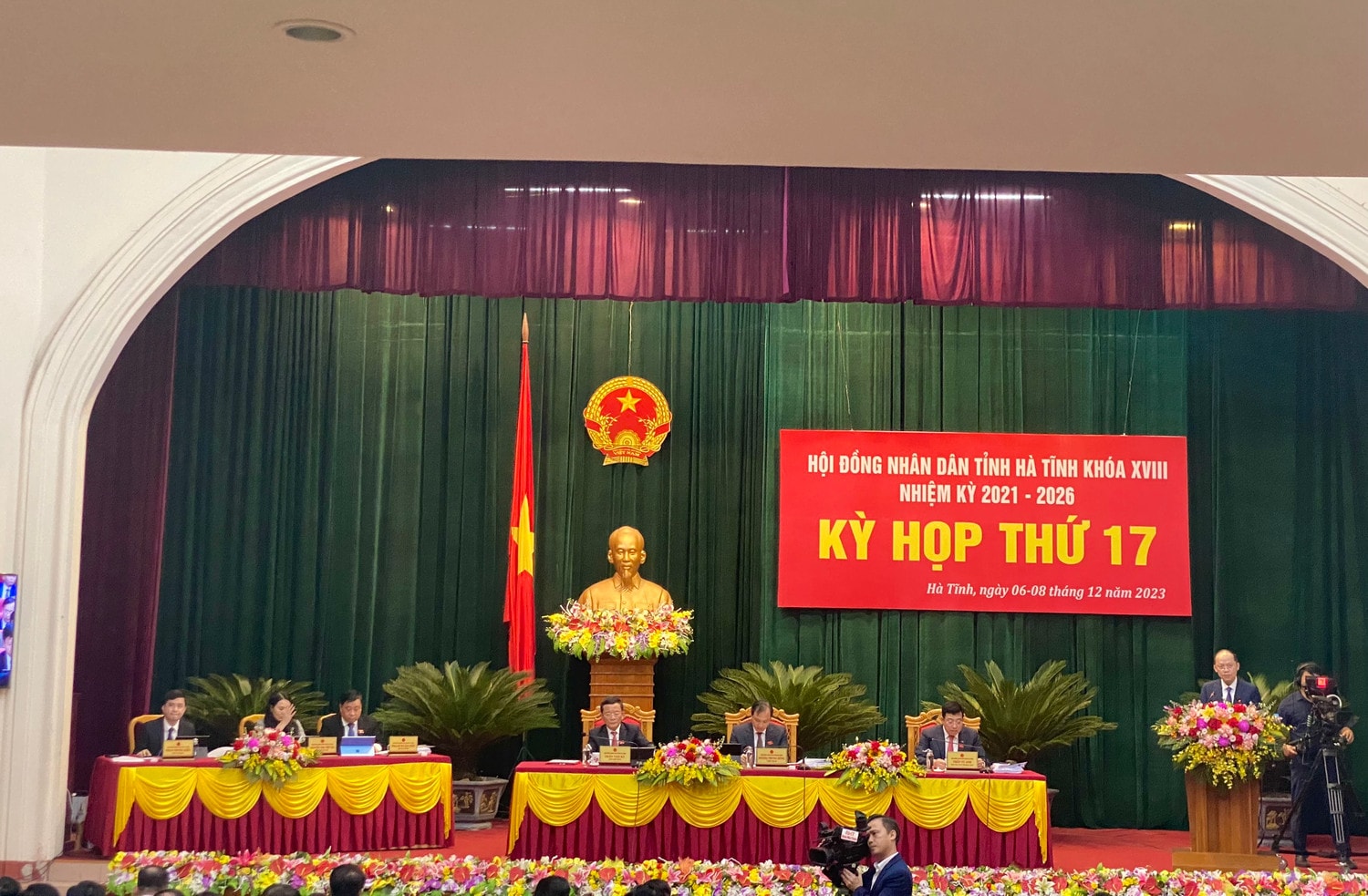 Hà Tĩnh: Chủ tịch HĐND tỉnh Hoàng Trung Dũng đạt 100% phiếu “tín nhiệm cao” -0