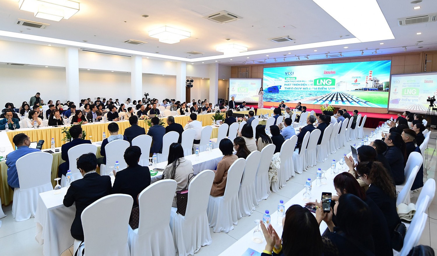 Sớm hoàn thiện khuôn khổ pháp lýcho các dự án LNG cho điện ở Việt Nam -0