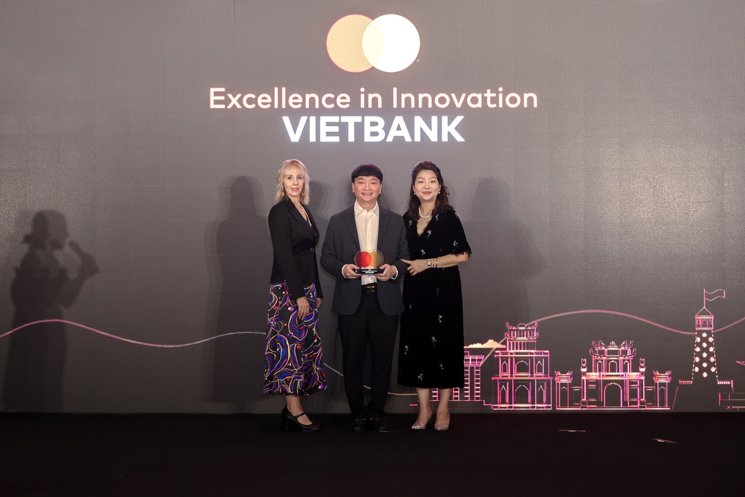 Vietbank là ngân hàng đầu tiên hoàn thành dự án thanh toán và phát hành thẻ Mastercard trong thời gian ngắn nhất tại Việt Nam -0