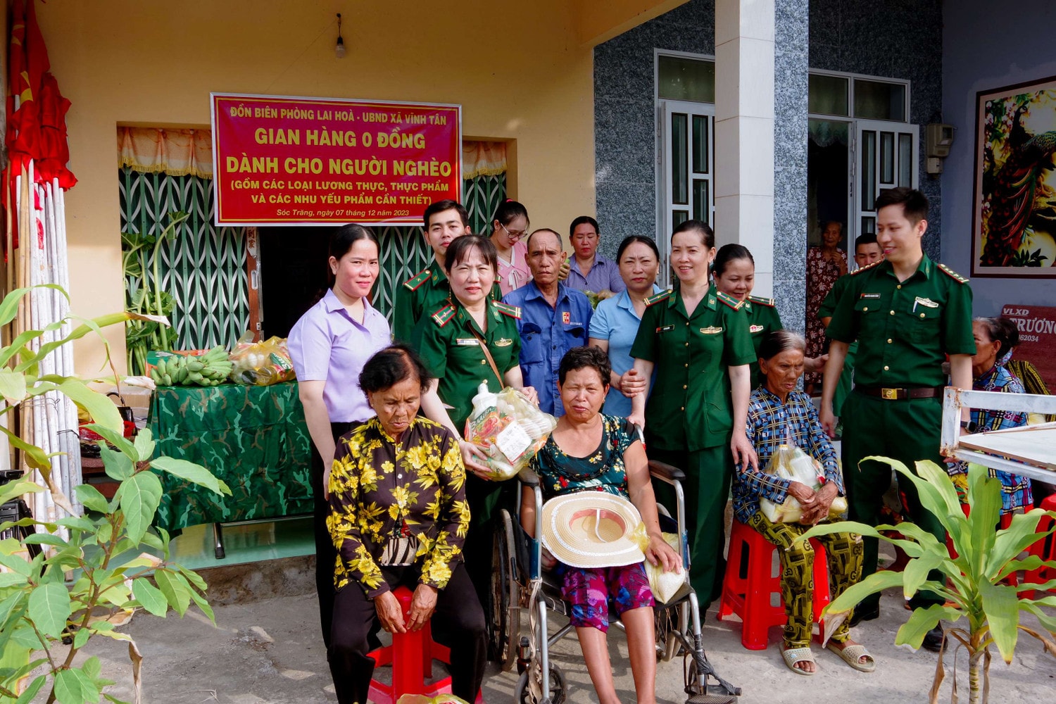 Tổ chức gian hàng 0 đồng cho người nghèo khu vực biên giới biển Sóc Trăng -0