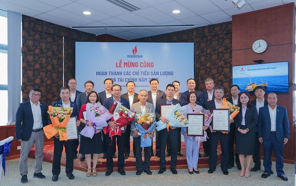 Petrovietnam tiếp tục nỗ lực hoàn thành cao nhất các mục tiêu năm 2023 -0