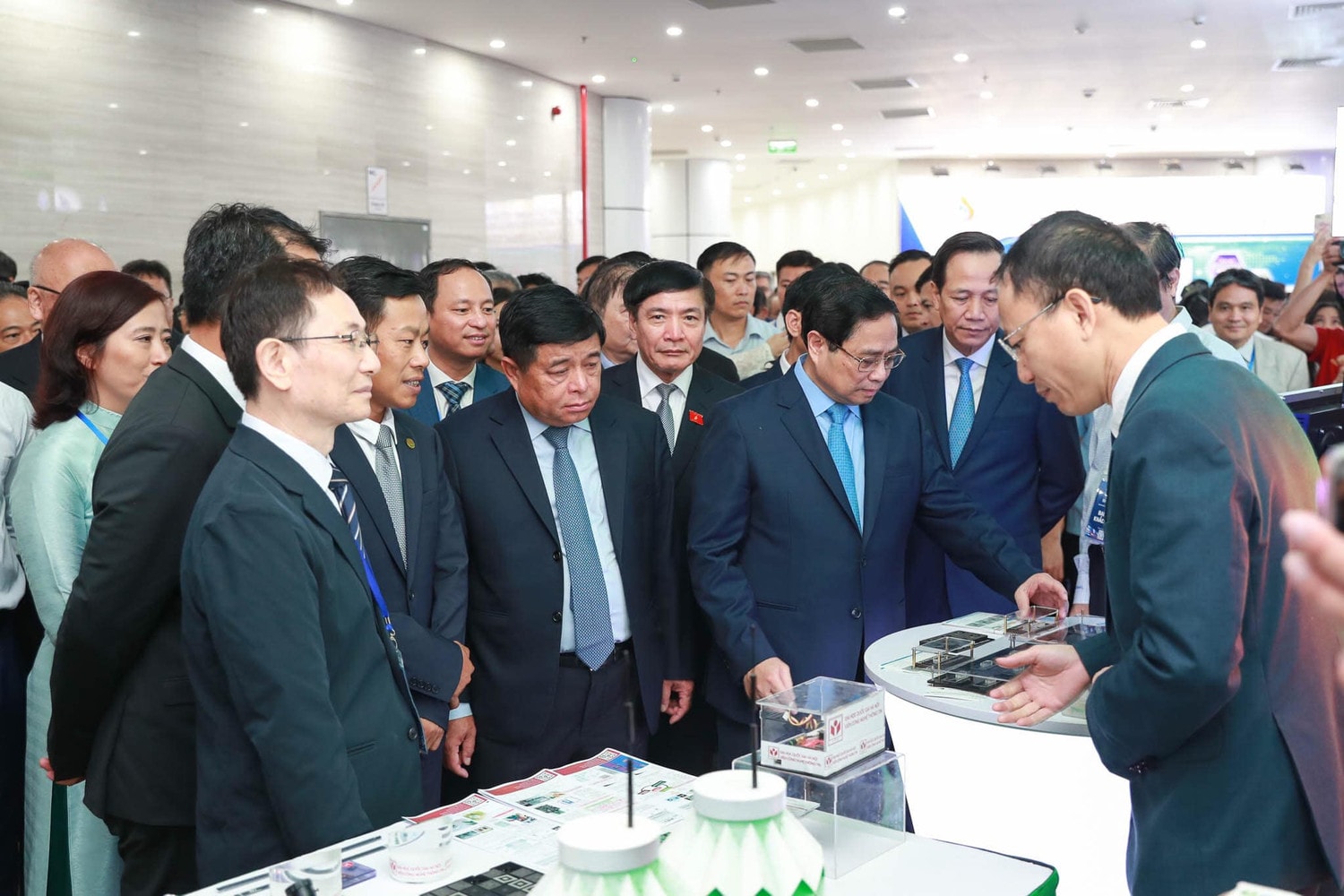 30 năm Đại học Quốc gia Hà Nội với sứ mệnh đầu tàu phát triển nền giáo dục Việt Nam -0