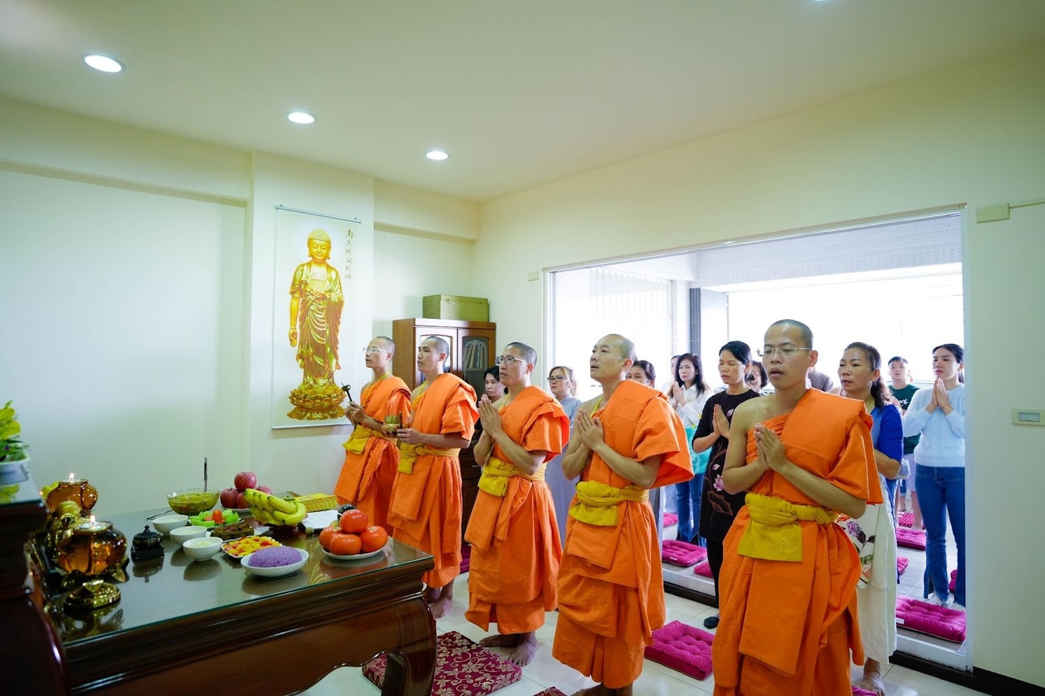 Thầy Thích Trúc Thái Minh lan tỏa Phật Pháp, gắn kết người Việt xa xứ -0