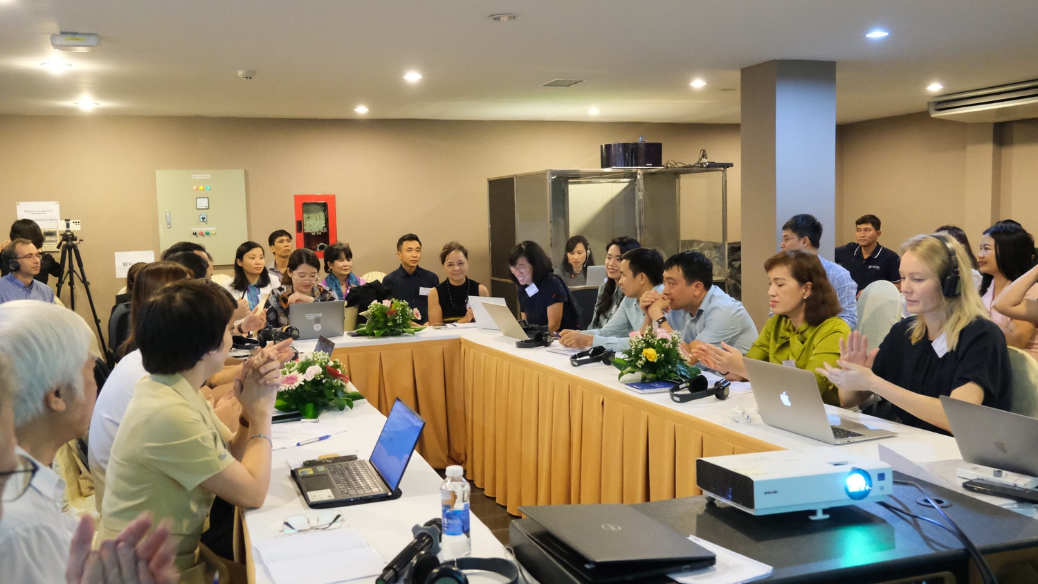 Các đại biểu tham dự Hội thảo Hơn 100 nhà khoa học, nhà quản lý tham dự Hội thảo về quản lý rác thải nhựa -0