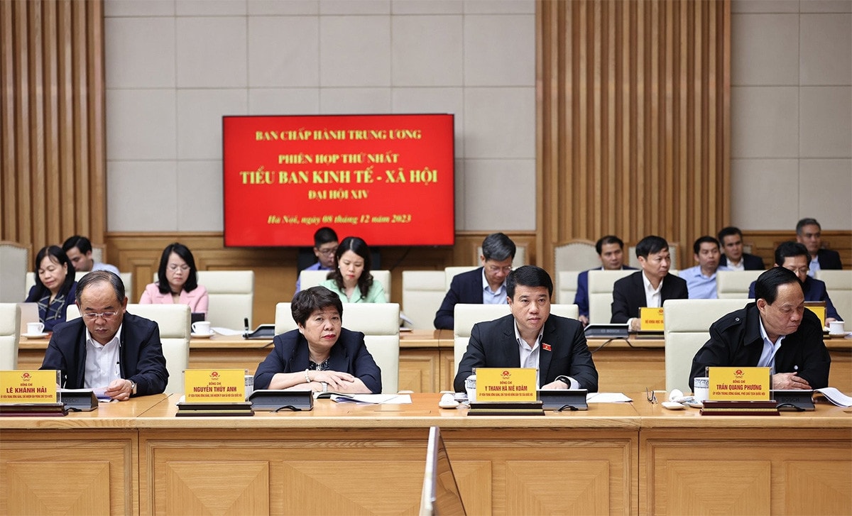 Thủ tướng Phạm Minh Chính chủ trì phiên họp Tiểu ban Kinh tế - Xã hội Đại hội XIV -0