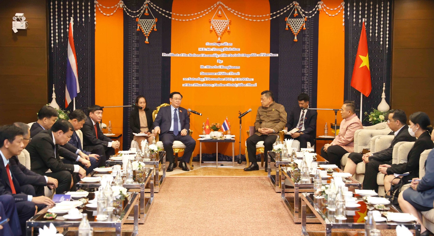 Chủ tịch Quốc hội Vương Đình Huệ tiếp Tỉnh trưởng tỉnh Udon Thani, Thái Lan -0