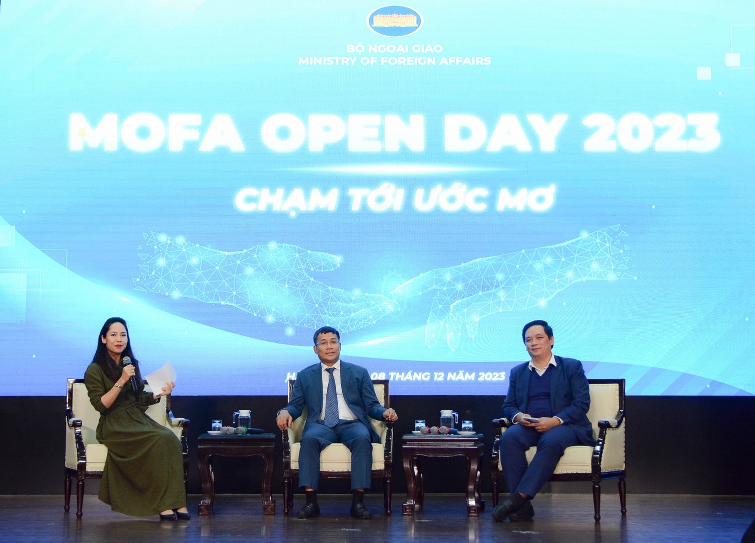 Cơ hội trở thành công chức Bộ Ngoại giao cho sinh viên -0