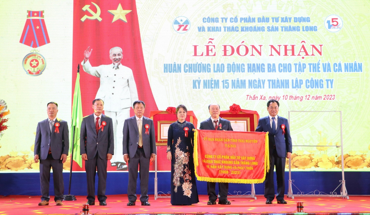 Thái Nguyên: Công ty Thăng Long đón nhận Huân chương Lao động Hạng Ba -0