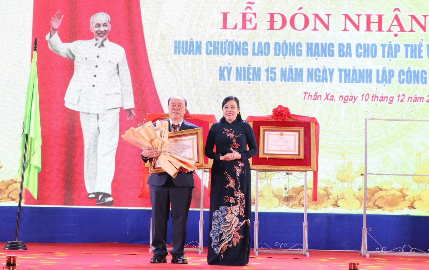 Thái Nguyên: Công ty Thăng Long đón nhận Huân chương Lao động Hạng Ba -0