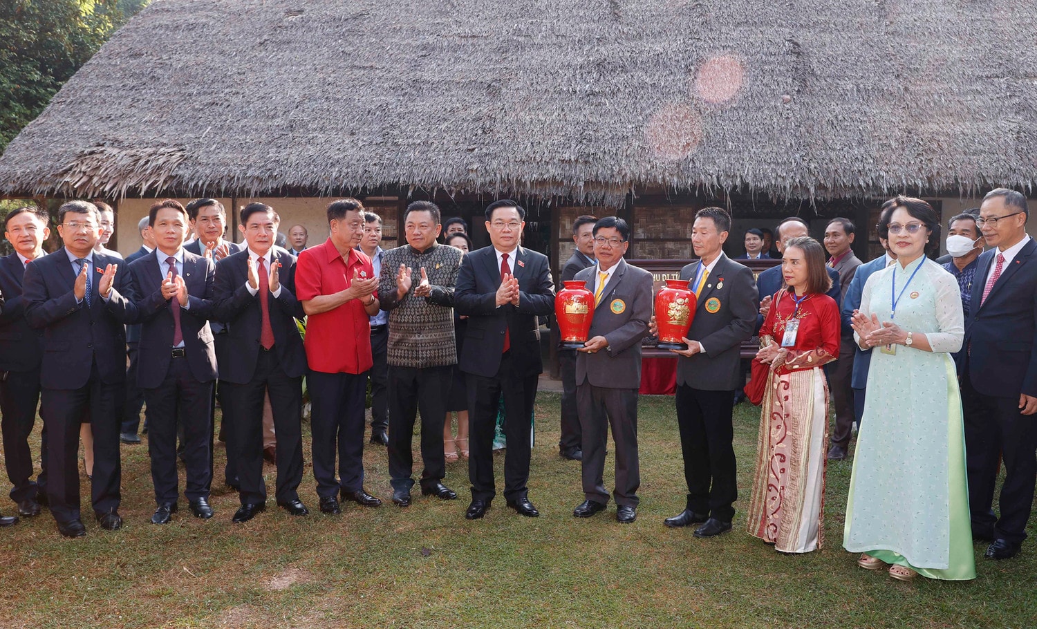 Chủ tịch Quốc hội Vương Đình Huệ thăm Khu di tích Chủ tịch Hồ Chí Minh, dự Lễ khởi công dự án mở rộng Khu Di tích tại Udon Thani -0