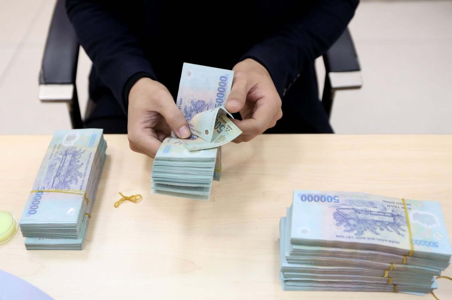 Điều chỉnh mức lương tối thiểu của người lao động dựa vào các yếu tố nào? -0