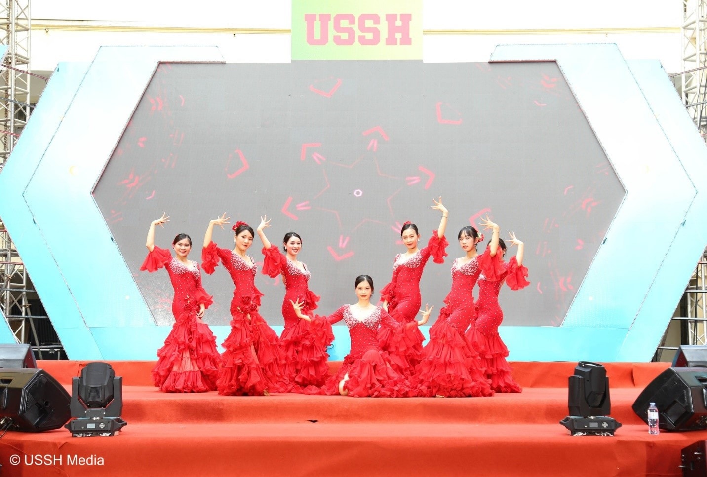 Trường Đại học Khoa học Xã hội và Nhân văn: “Hàn lâm làm nền tảng – Hiện đại là xu hướng” -0