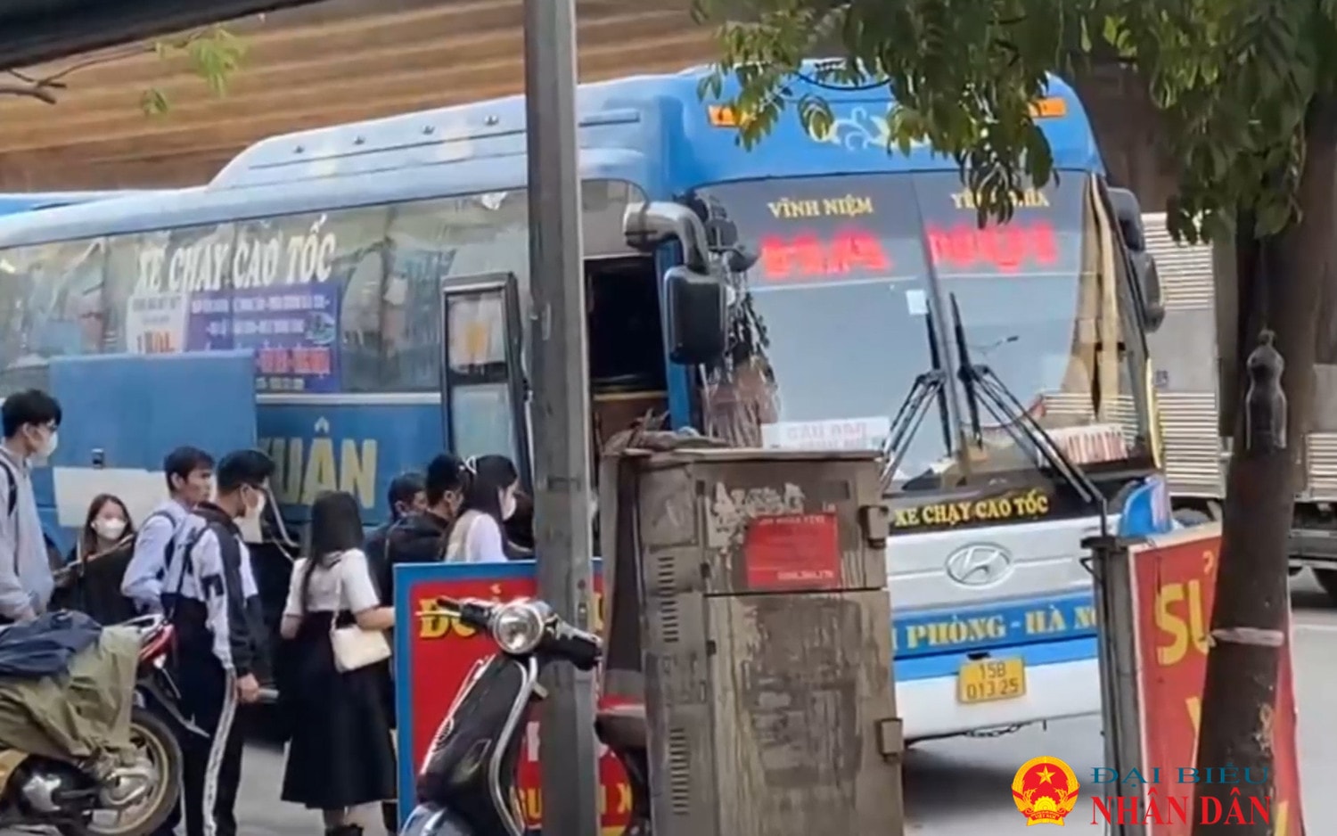 Hà Nội: Xe dù, bến cóc hoành hành dịp cận Tết trên đường Khuất Duy Tiến – Nguyễn Xiển -0