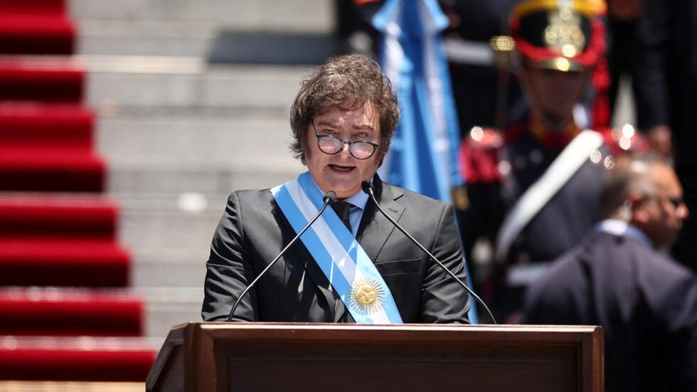 Bước đi kiên quyết và mạnh bạo đầu tiên của tân Tổng thống Argentina -0