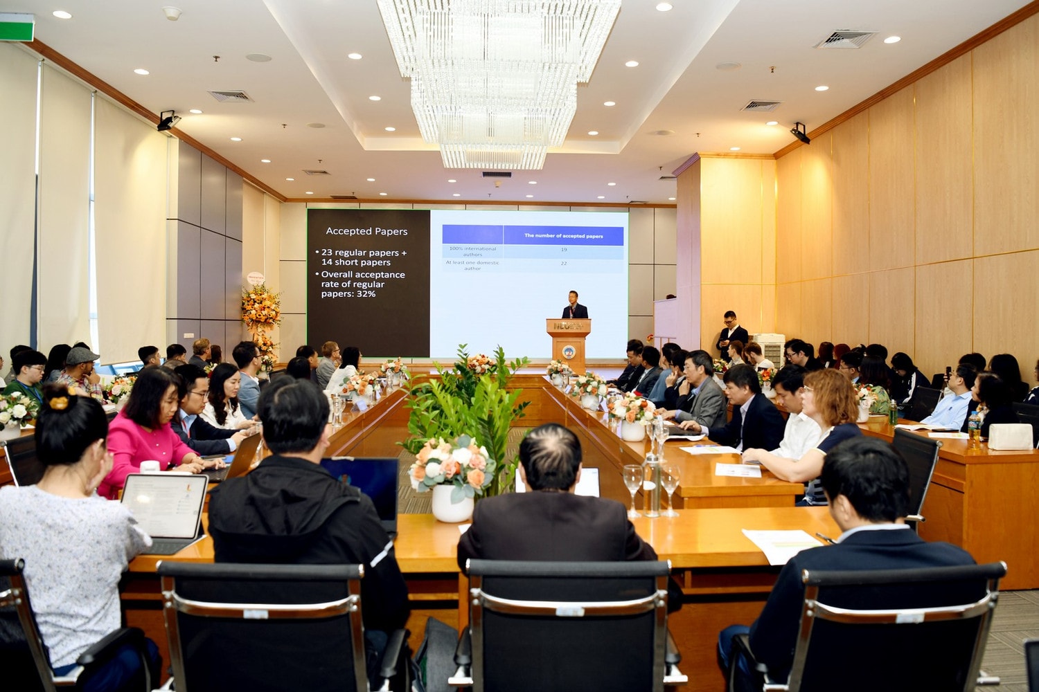 Hội thảo Khoa học quốc tế Hội thảo Khoa học quốc tế về Tính toán dữ liệu và mạng xã hội : Diễn đàn giải quyết các vấn đề điện toán mới -0