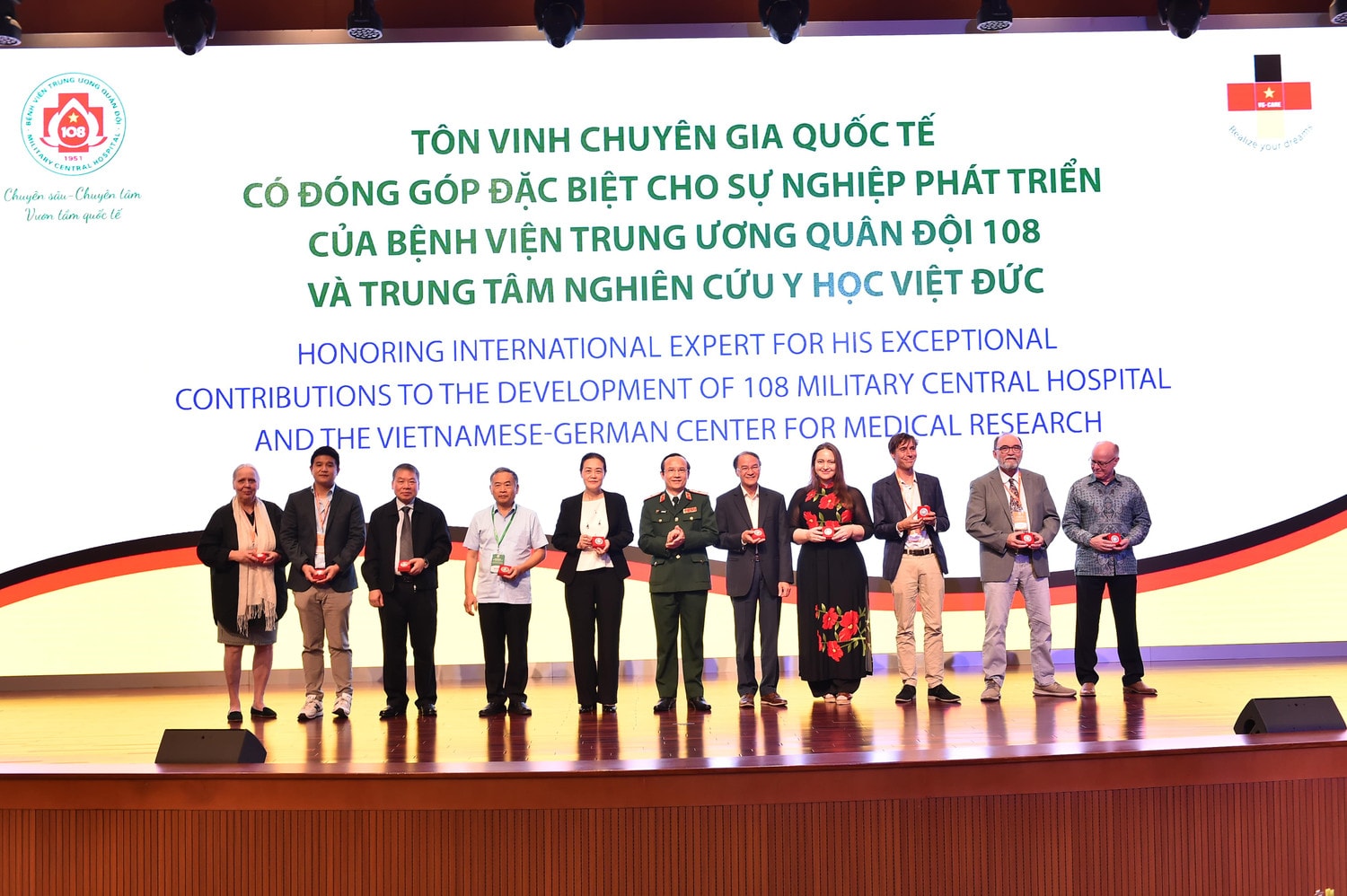 Giám đốc Bệnh viện TWQĐ 108 được bổ nhiệm làm Giáo sư Đại học Tuebingen, Đức -1