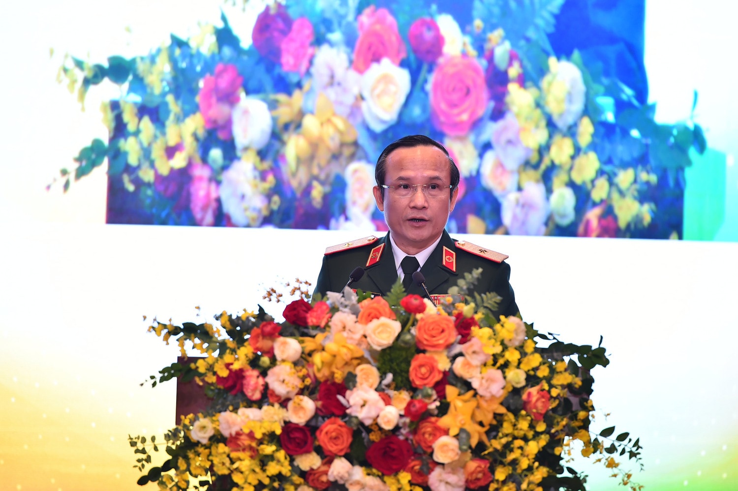 Thiếu tướng PGS.TS Lê Hữu Song, Giám đốc Bệnh viện Trung ương Quân đội 108 phát biểu khai mạc Hội thảo (Ảnh: Trần Hiệp) Giám đốc Bệnh viện TWQĐ 108 được bổ nhiệm làm Giáo sư Đại học Tuebingen, Đức -0