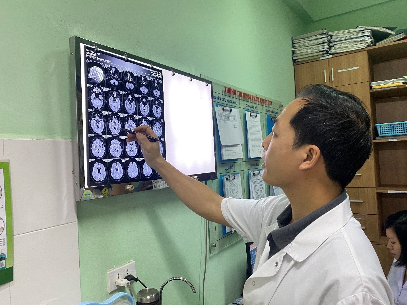 Thêm hai trường hợp Parkinson nặng được phẫu thuật thành công -0