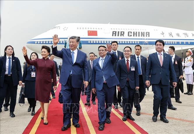 Tổng Bí thư, Chủ tịch nước Trung Quốc Tập Cận Bình đến Thủ đô Hà Nội, bắt đầu chuyến thăm cấp Nhà nước tới Việt Nam -0