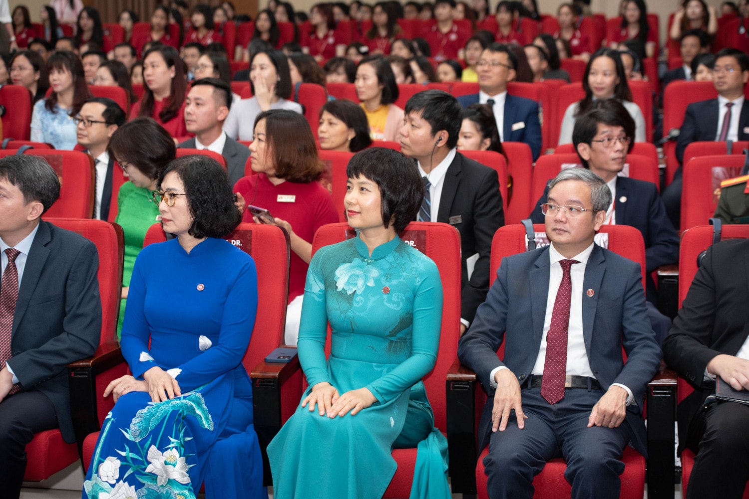 Thủ tướng Phạm Minh Chính và Thủ tướng Campuchia giao lưu với sinh viên Trường Đại học Ngoại thươngThủ tướng Phạm Minh Chính và Thủ tướng Campuchia giao lưu với sinh viên Trường Đại học Ngoại thương