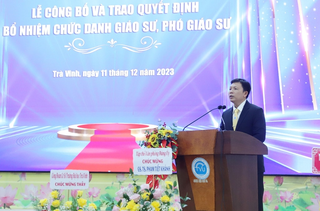 GS.TS Nguyễn Minh Hòa, Hiệu trưởng Trường Đại học Trà Vinh phát biểu tại Lễ công bố quyết định Giáo sư, Phó Giáo sư năm 2023 Lần đầu tiên Đại học Trà Vinh công bố quyết định chức danh Giáo sư và Phó Giáo sư