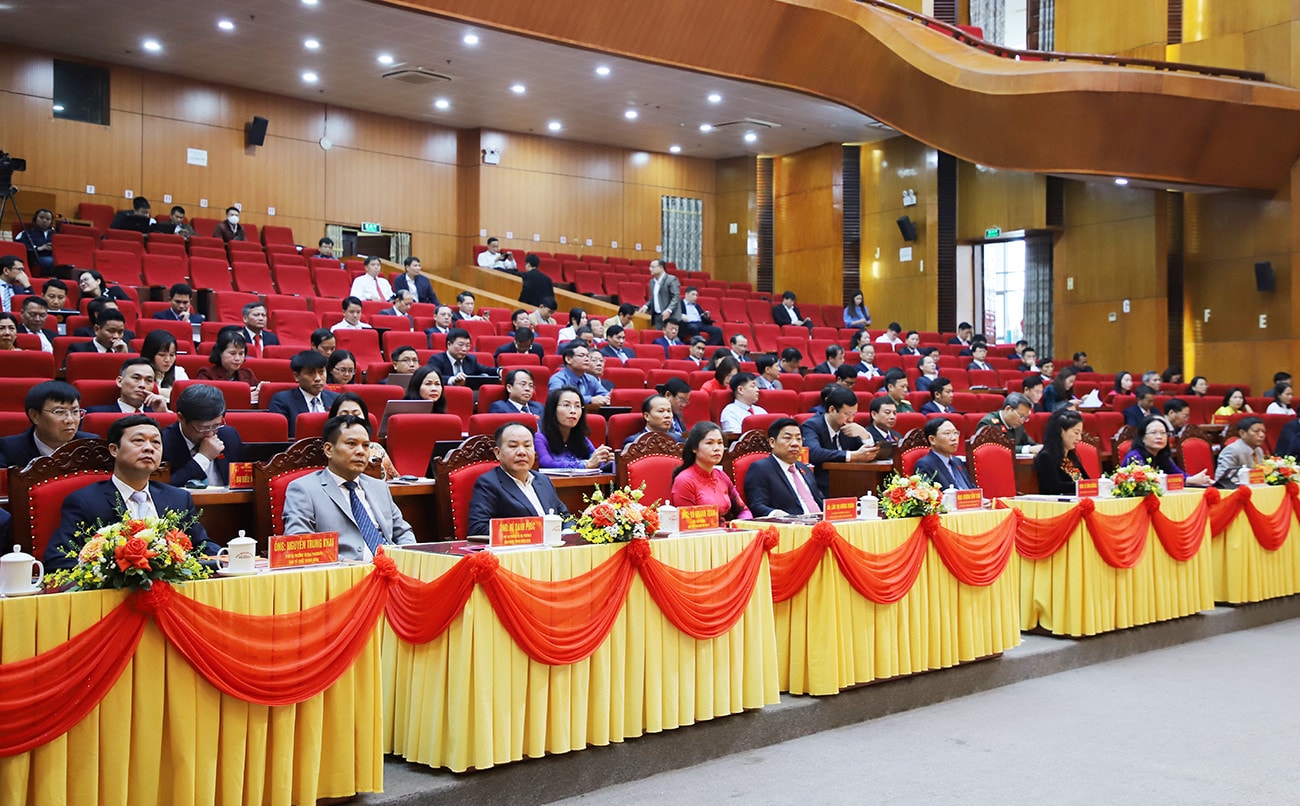 Các đại biểu tham dự Kỳ họp thứ 14, HĐND tỉnh Bắc Giang Khóa XIX
