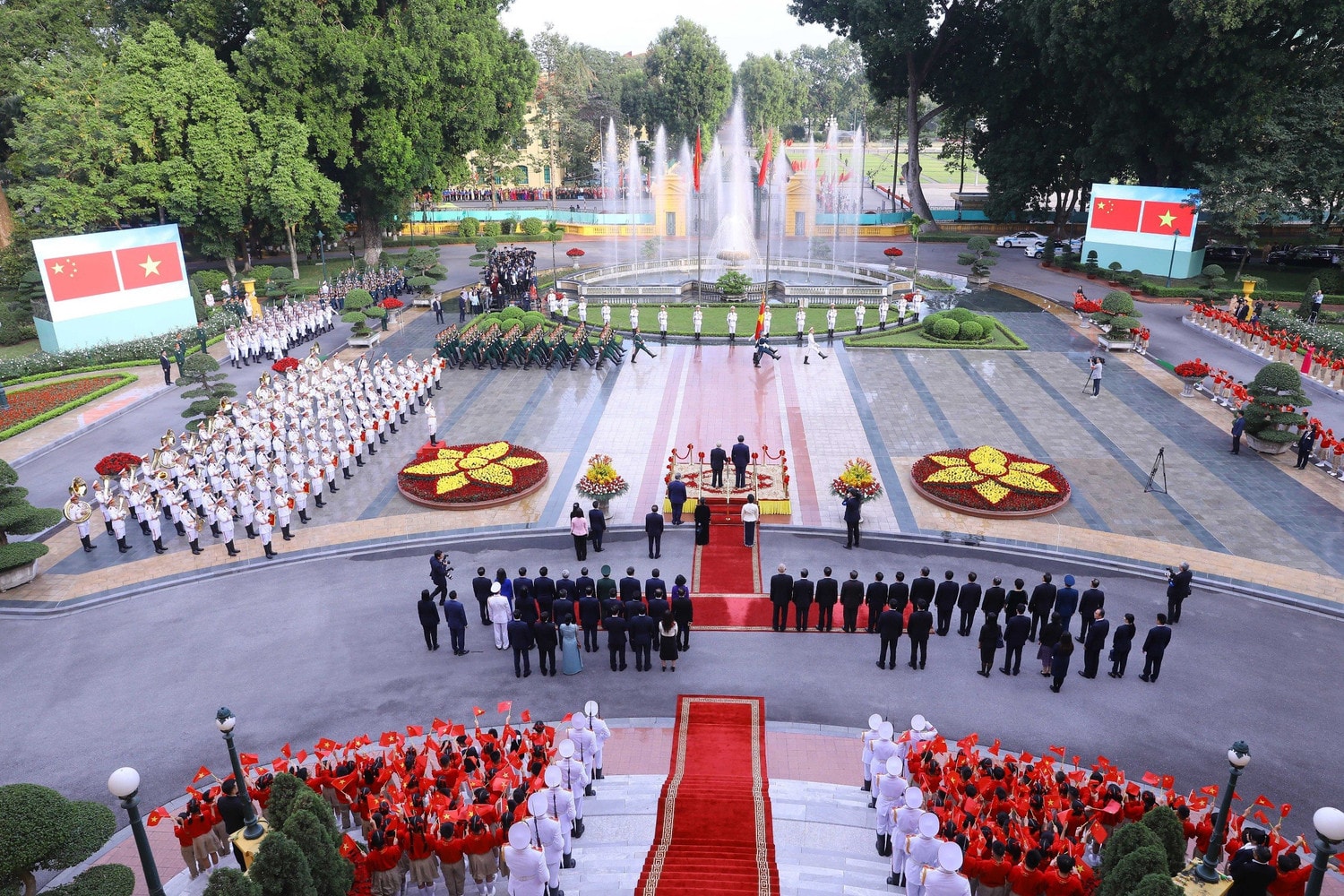 Tổng Bí thư Nguyễn Phú Trọng và Phu nhân chủ trì Lễ đón chính thức Tổng Bí thư, Chủ tịch nước Trung Quốc Tập Cận Bình và Phu nhân -0