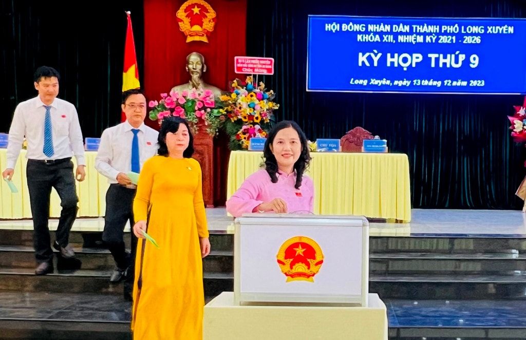 HĐND TP Long Xuyên tổ chức kỳ họp thứ 9, bầu Chủ tịch HĐND, Chủ tịch UBND thành phố