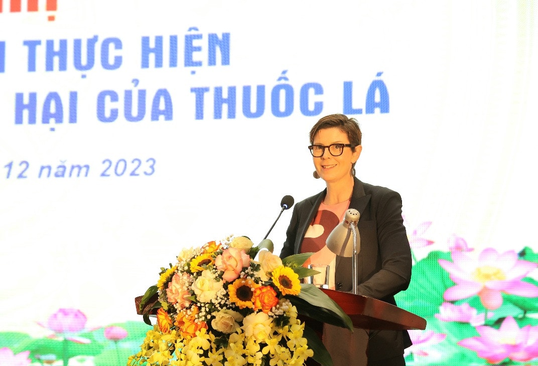 Gần 39% nam giới tại Việt Nam hút thuốc lá, WHO đề xuất giải pháp -0