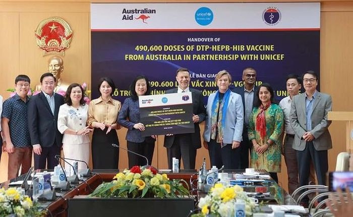 Bổ sung 490.600 liều vaccine 5 trong 1 -0