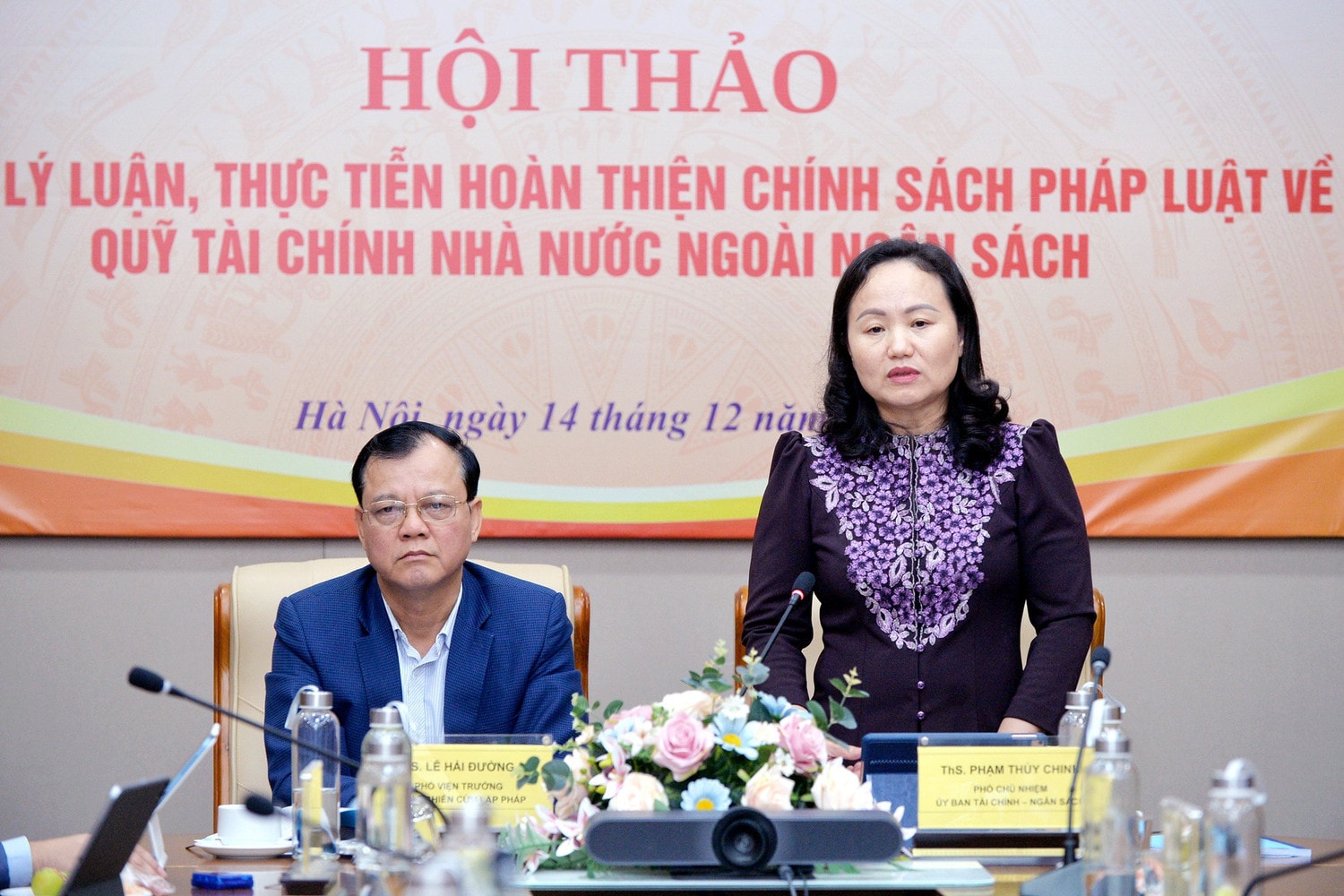 Phó Chủ nhiệm Ủy ban Tài chính - Ngân sách Phạm Thúy Chinh phát biểu tại hội thảo