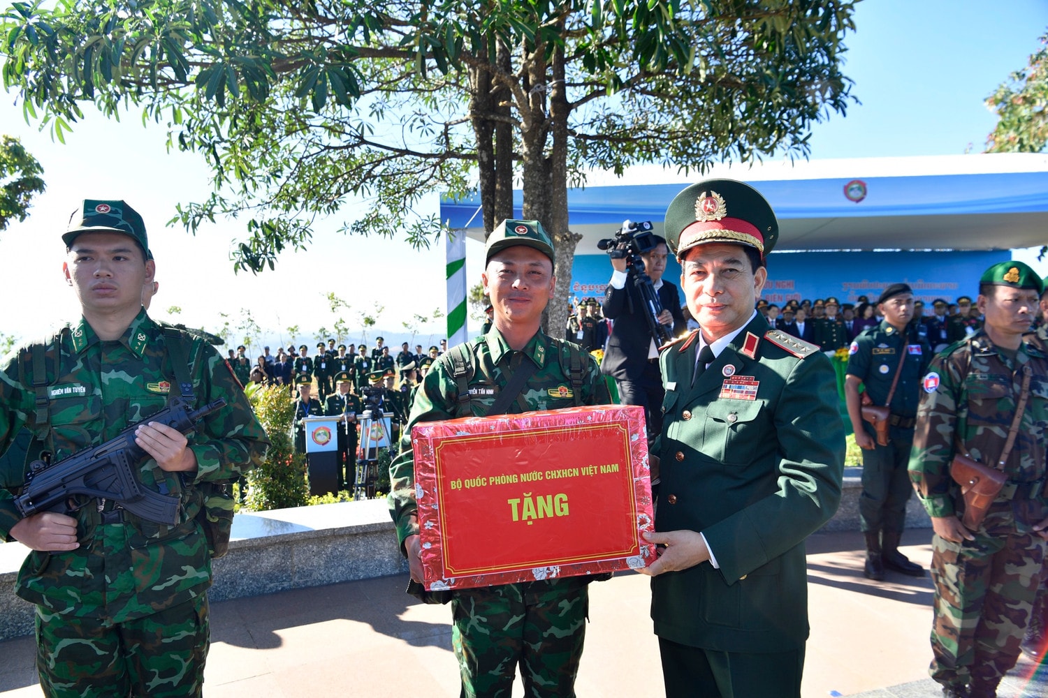 Giao lưu hữu nghị quốc phòng biên giới Việt Nam - Lào - Campuchia lần thứ Nhất -0