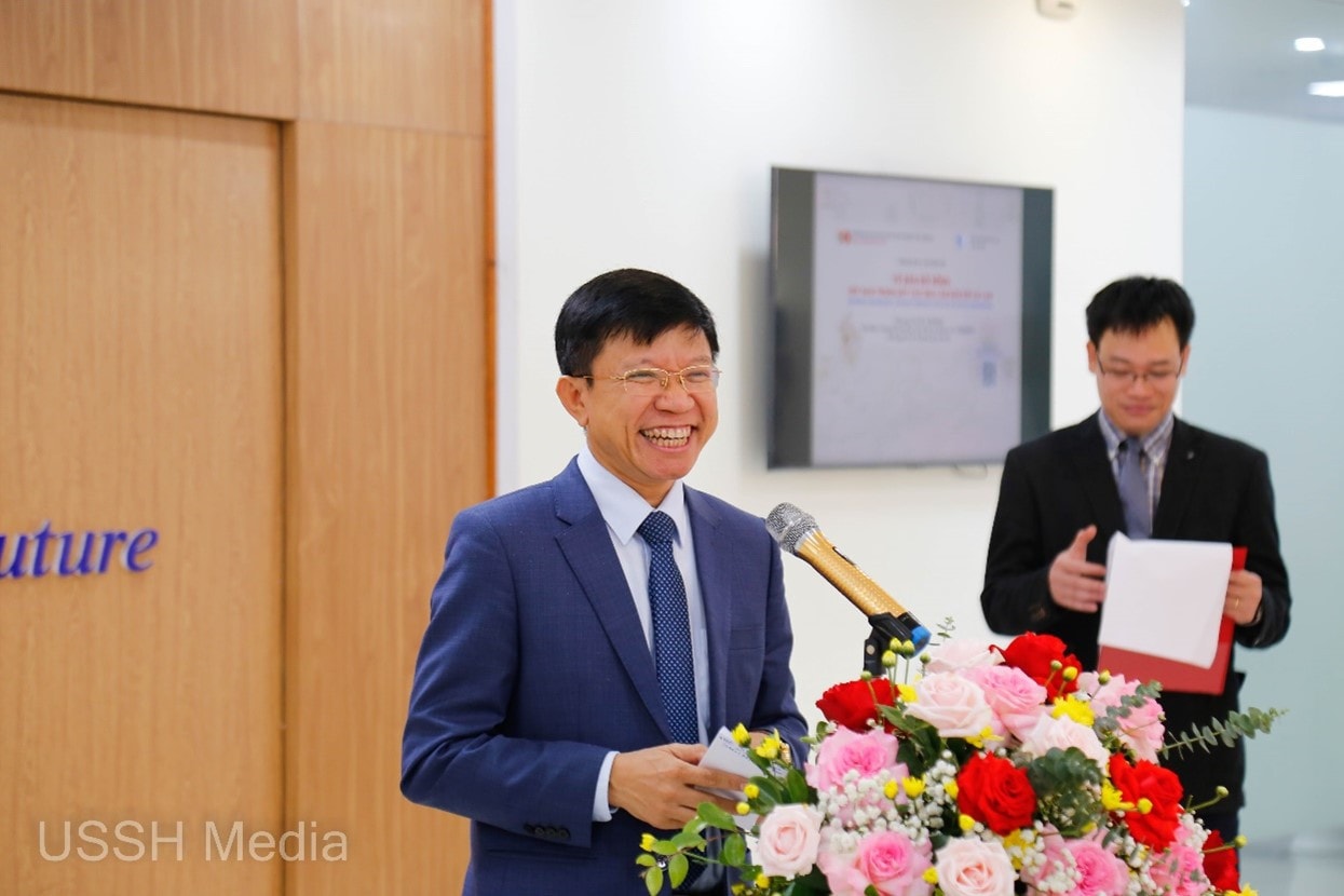 Khai mạc trưng bày “Vẽ bản đồ Rồng: Việt Nam trong mắt các nhà làm bản đồ Hà Lan” tại Trường ĐH Khoa học Xã hội và Nhân văn -0