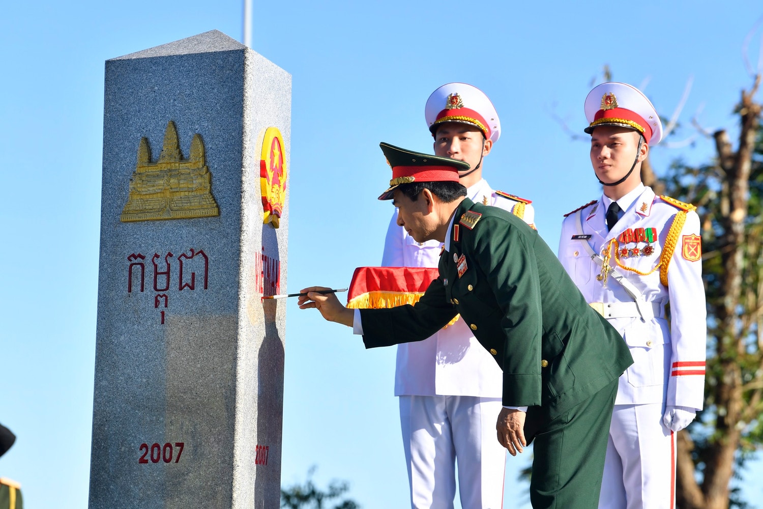 Giao lưu hữu nghị quốc phòng biên giới Việt Nam - Lào - Campuchia lần thứ Nhất -0