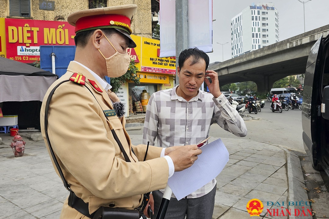 Hàng loạt xe khách đón trả khách sai quy định bị xử lý sau phản ánh của Báo Đại biểu Nhân dân -0
