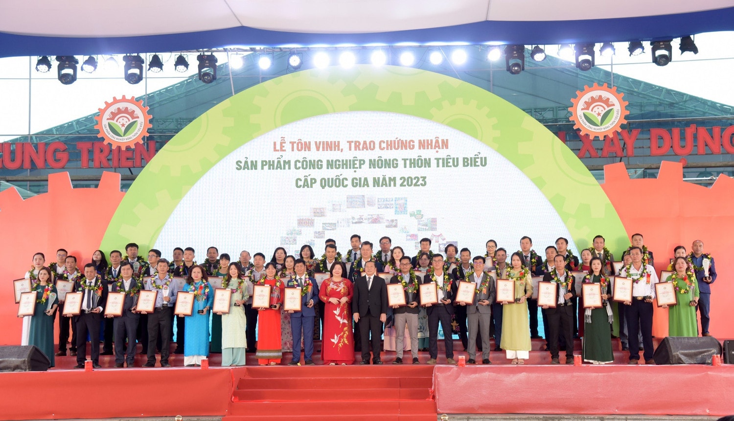 Tôn vinh 173 sản phẩm công nghiệp nông thôn tiêu biểu cấp Quốc gia -0