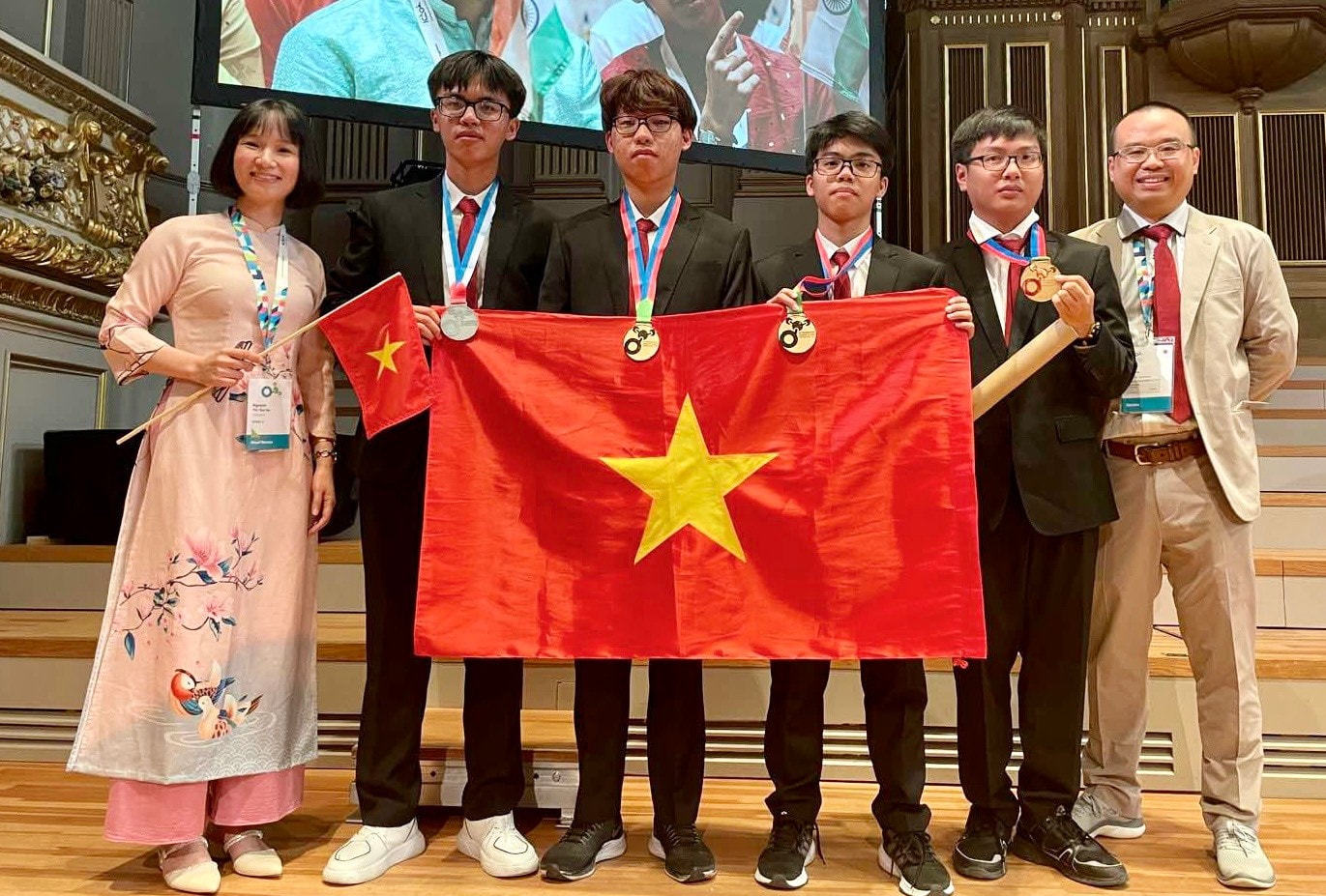 Năm 2023, Việt Nam bội thu huy chương Olympic và Khoa học kỹ thuật quốc tế -0