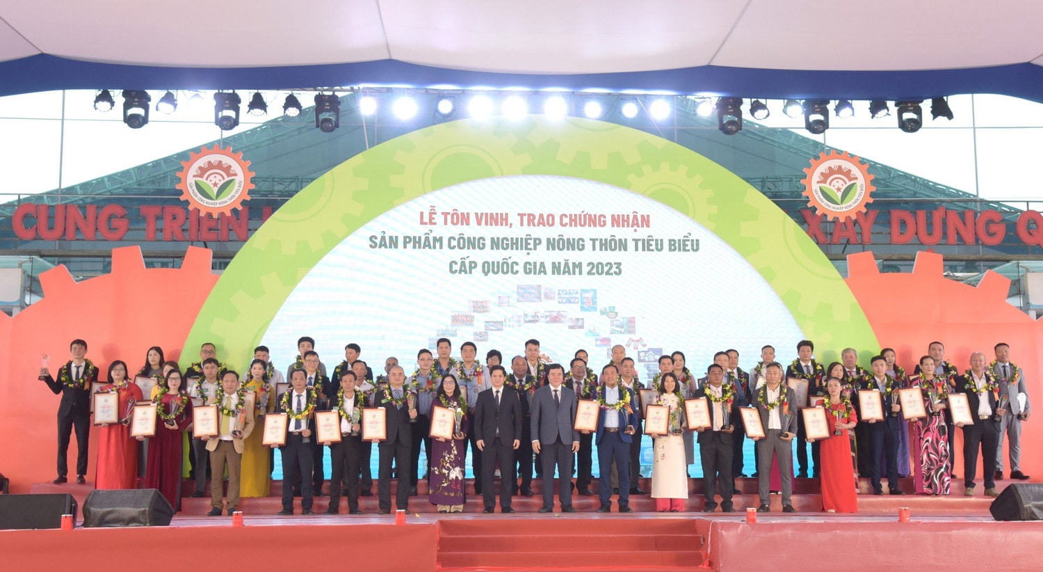 Tôn vinh 173 sản phẩm công nghiệp nông thôn tiêu biểu cấp Quốc gia -0