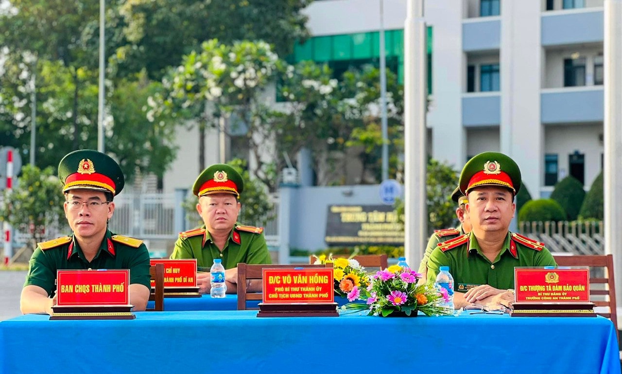 Bình Dương: Công an TP Dĩ An tổ chức cao điểm ra quân trấn áp tội phạm 