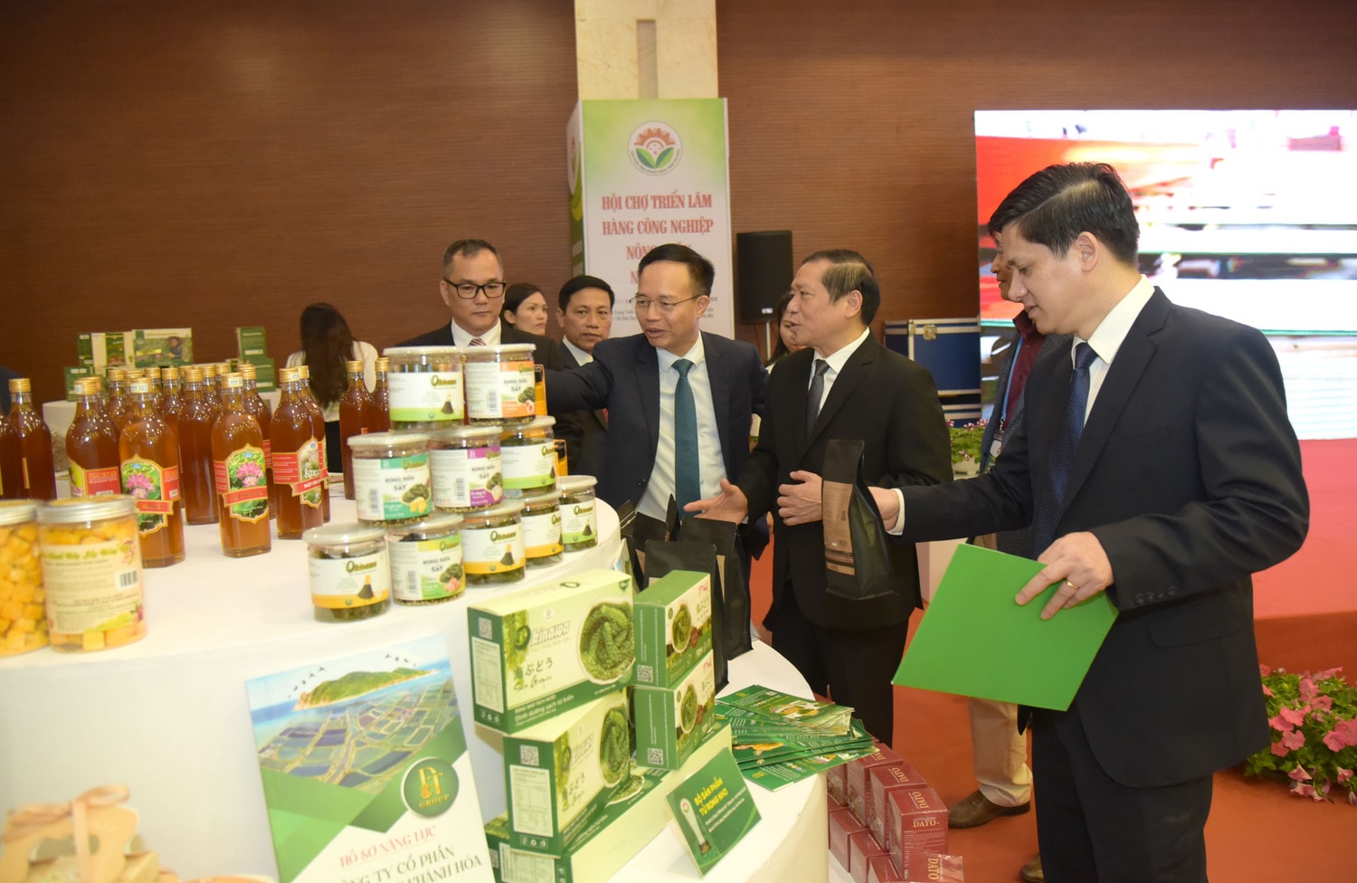 Tôn vinh 173 sản phẩm công nghiệp nông thôn tiêu biểu cấp quốc gia ảnh 6 Tôn vinh 173 sản phẩm công nghiệp nông thôn tiêu biểu cấp Quốc gia -0