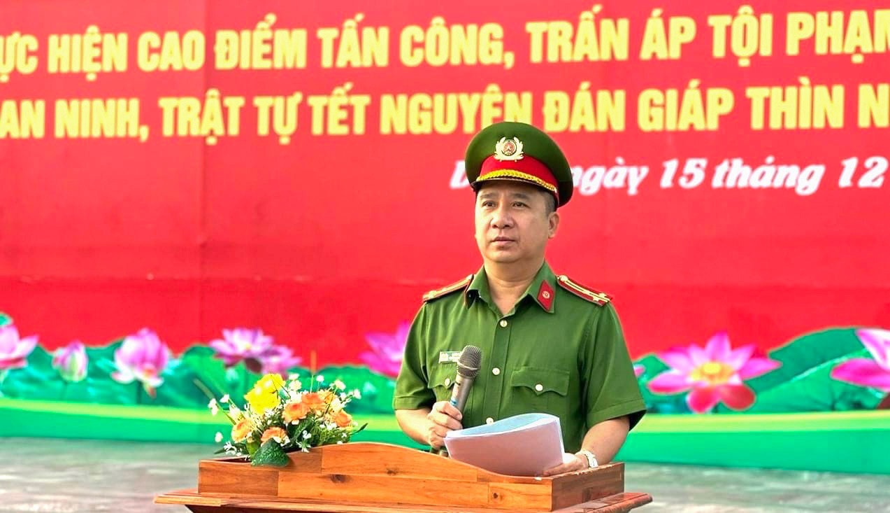 Bình Dương: Công an TP Dĩ An tổ chức cao điểm ra quân trấn áp tội phạm 