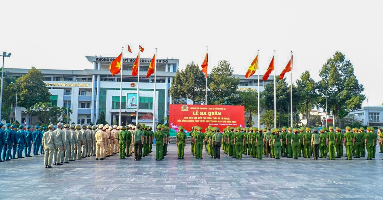 Bình Dương: Công an TP Dĩ An tổ chức cao điểm ra quân trấn áp tội phạm 