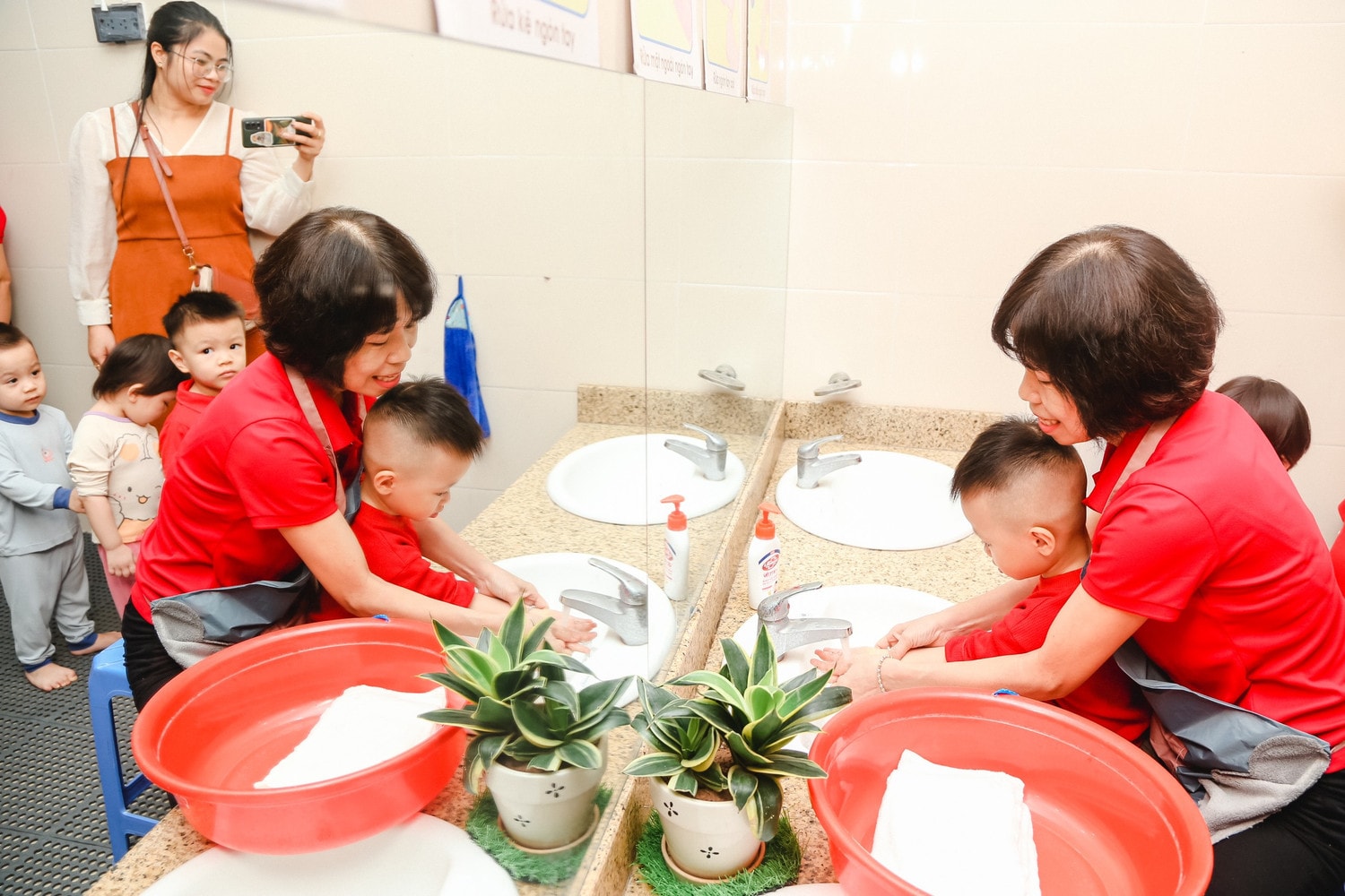 Ngành giáo dục mầm non quận Ba Đình tổ chức chương trình tập huấn chuyên đề nhằm nâng cao chất lượng công tác chăm sóc trẻ -0