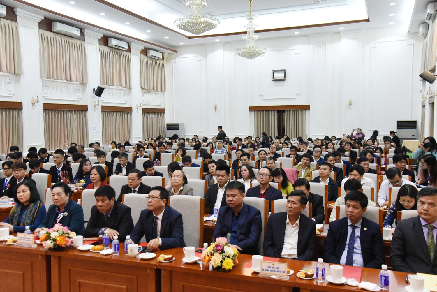 Bộ GD-ĐT vinh danh học sinh đoạt giải Olympic và Khoa học kỹ thuật quốc tế năm 2023 -0