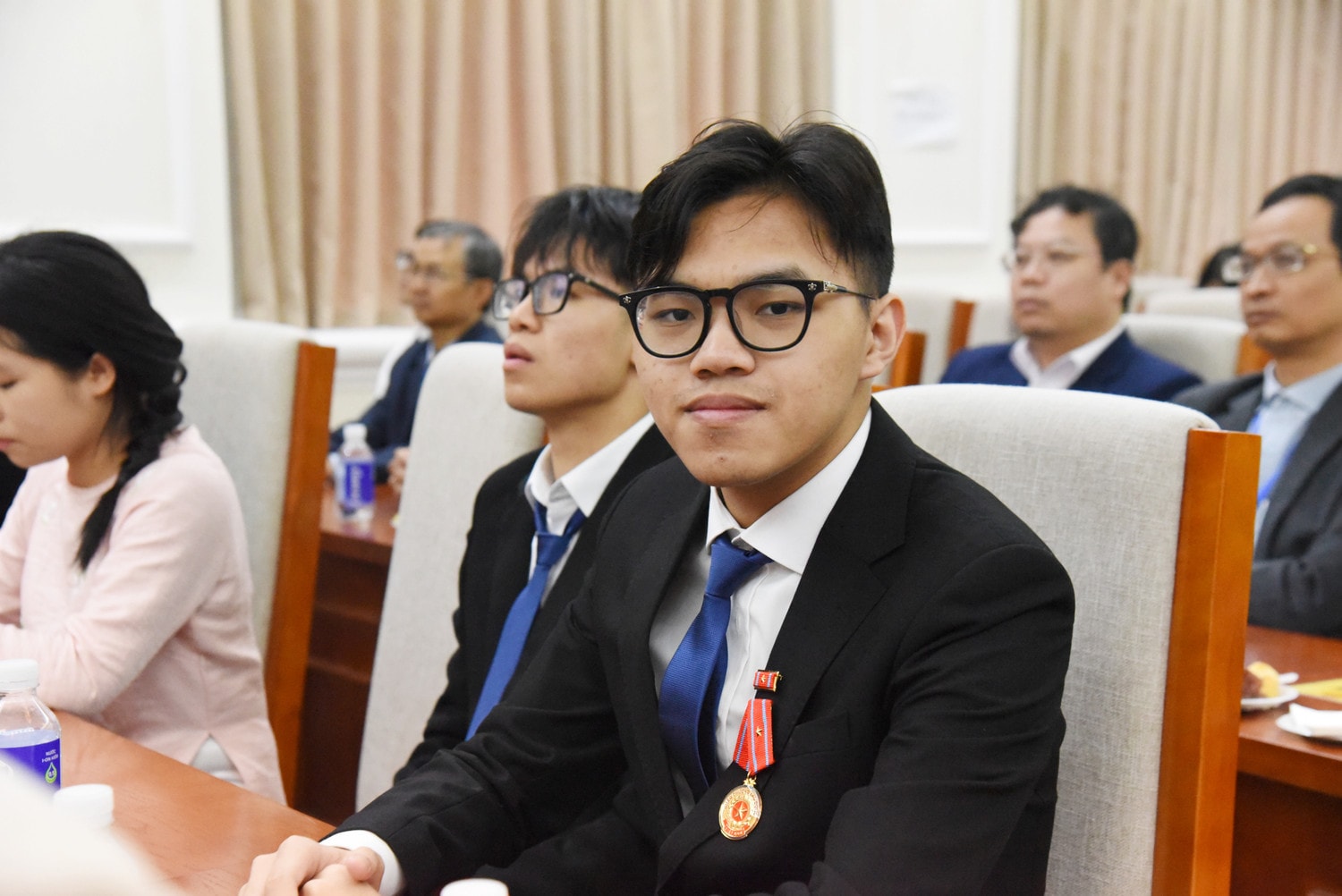 Bộ GD-ĐT vinh danh học sinh đoạt giải Olympic và Khoa học kỹ thuật quốc tế năm 2023 -0